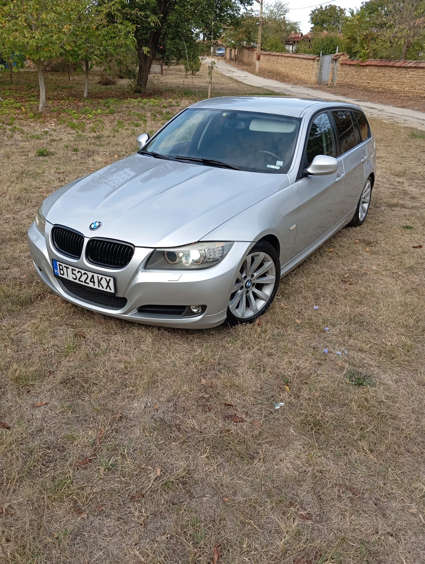 BMW 318 2, 0D 2010г - изображение 5