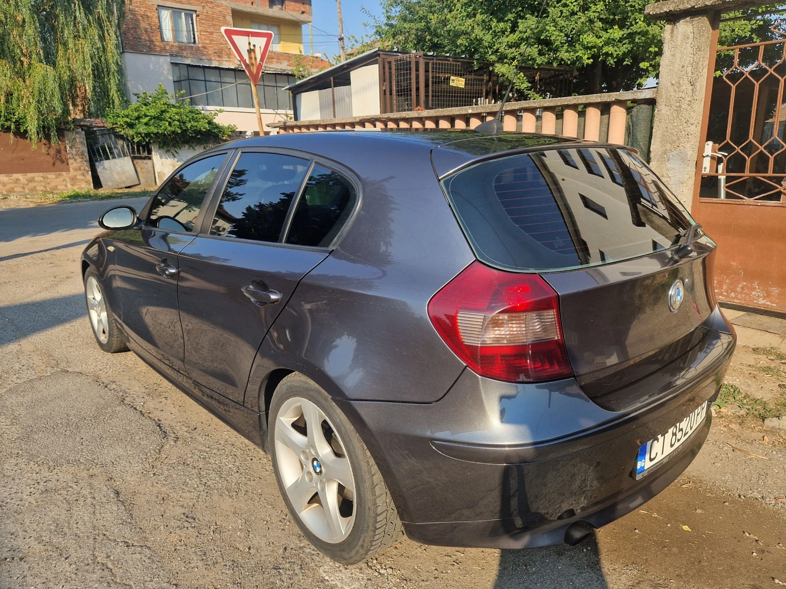 BMW 120 2, 0 - изображение 2