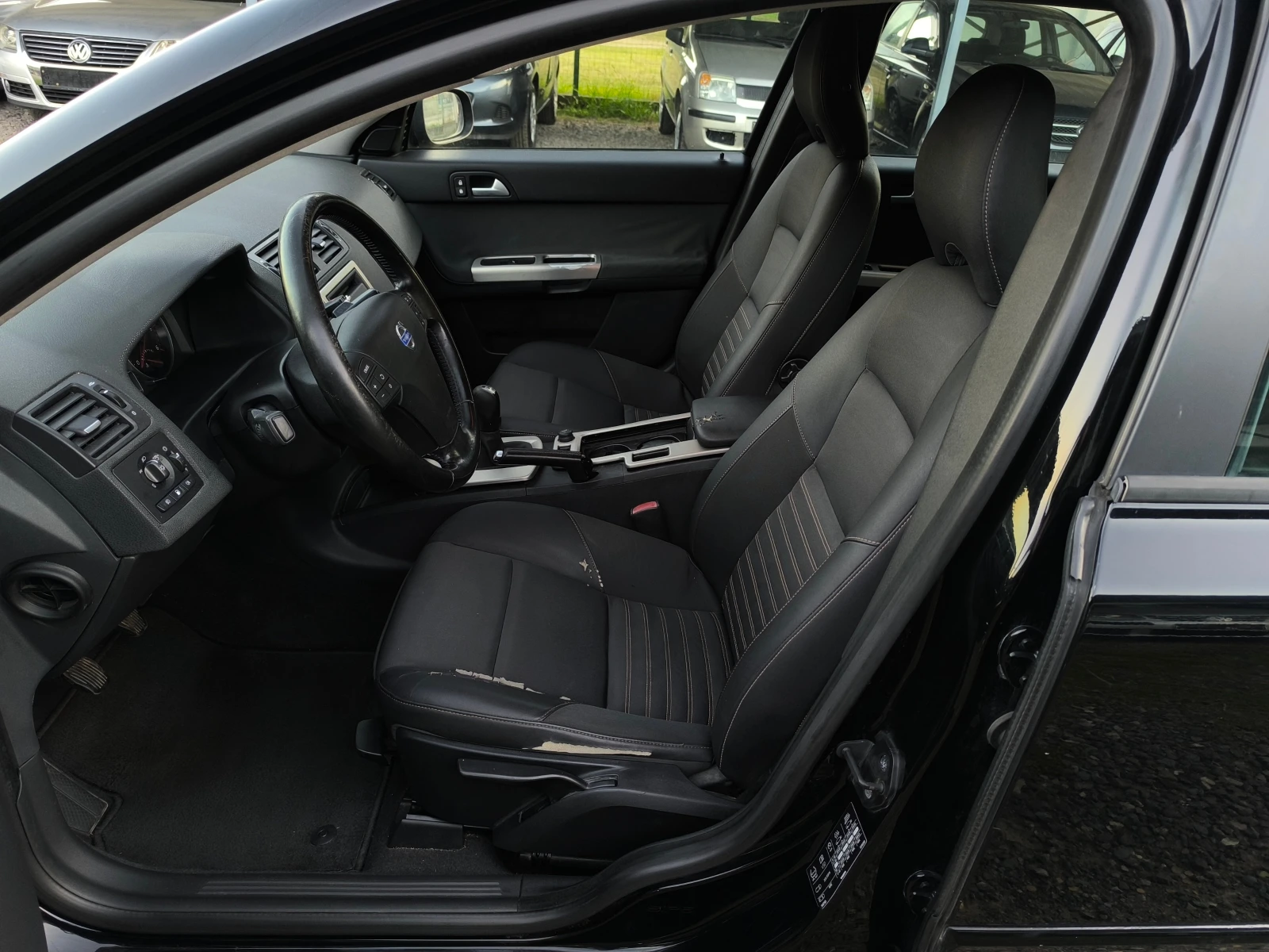 Volvo V50 -2.4D-180кс(D5-5цилиндъра)-6 скорости-КЛИМАТРОНИК- - изображение 9