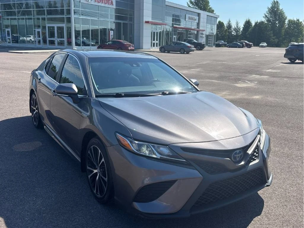 Toyota Camry * Hybrid * CARFAX * БЕЗ ПЪРВОНАЧАЛНА ВНОСКА - изображение 10