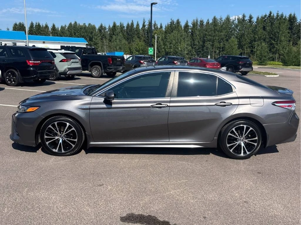 Toyota Camry * Hybrid * CARFAX * БЕЗ ПЪРВОНАЧАЛНА ВНОСКА - изображение 2