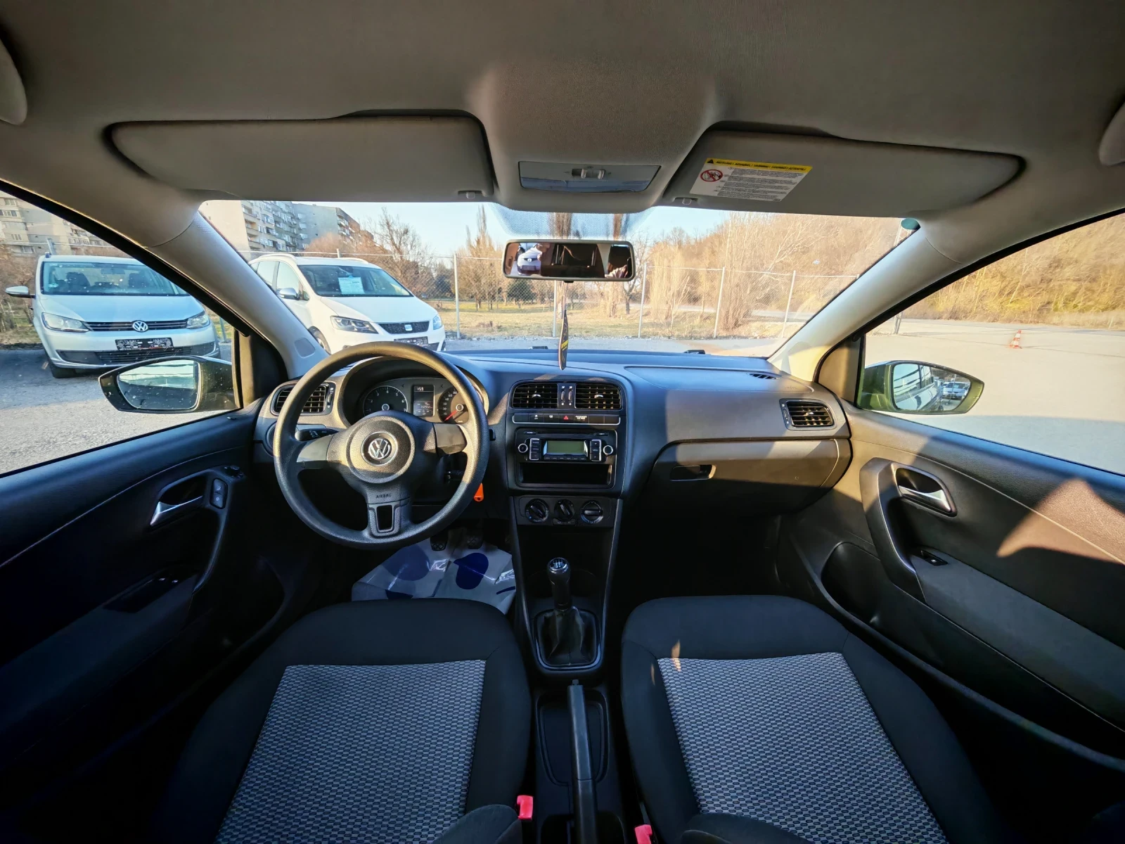 VW Polo * CLIMA* EURO5, снимка 13 - Автомобили и джипове - 53882387