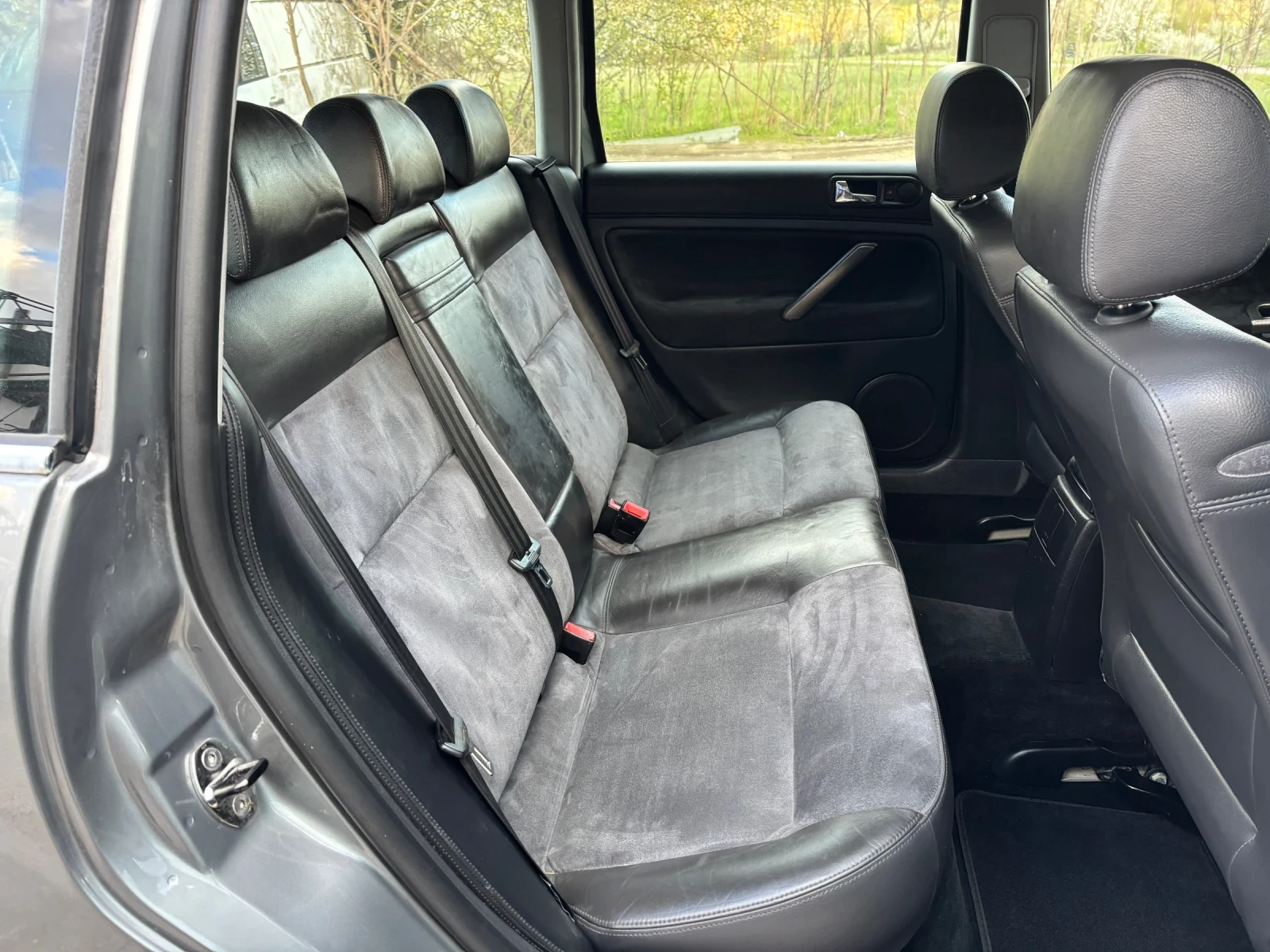 VW Passat 1.9/131/Италия/Кожа/Подгрев/Катализатор, снимка 12 - Автомобили и джипове - 54151361