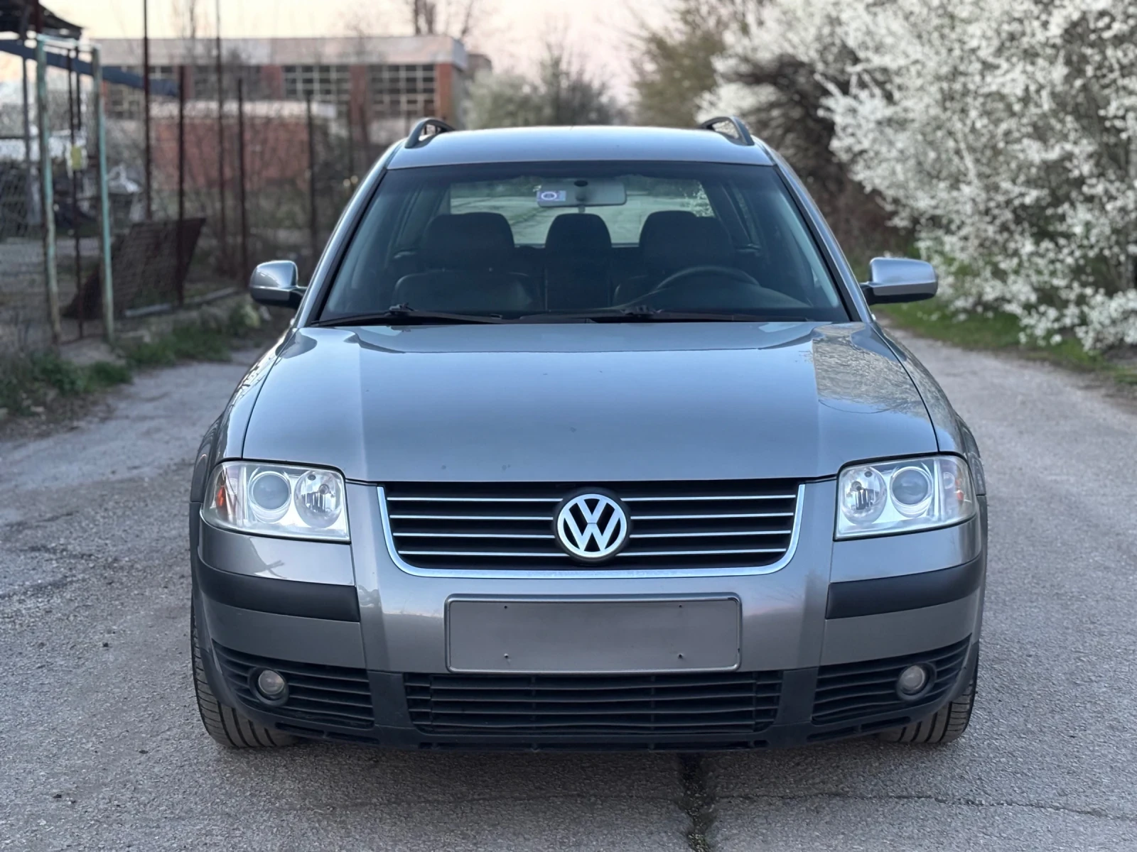 VW Passat 1.9/131/Италия/Кожа/Подгрев/Катализатор, снимка 5 - Автомобили и джипове - 54151361