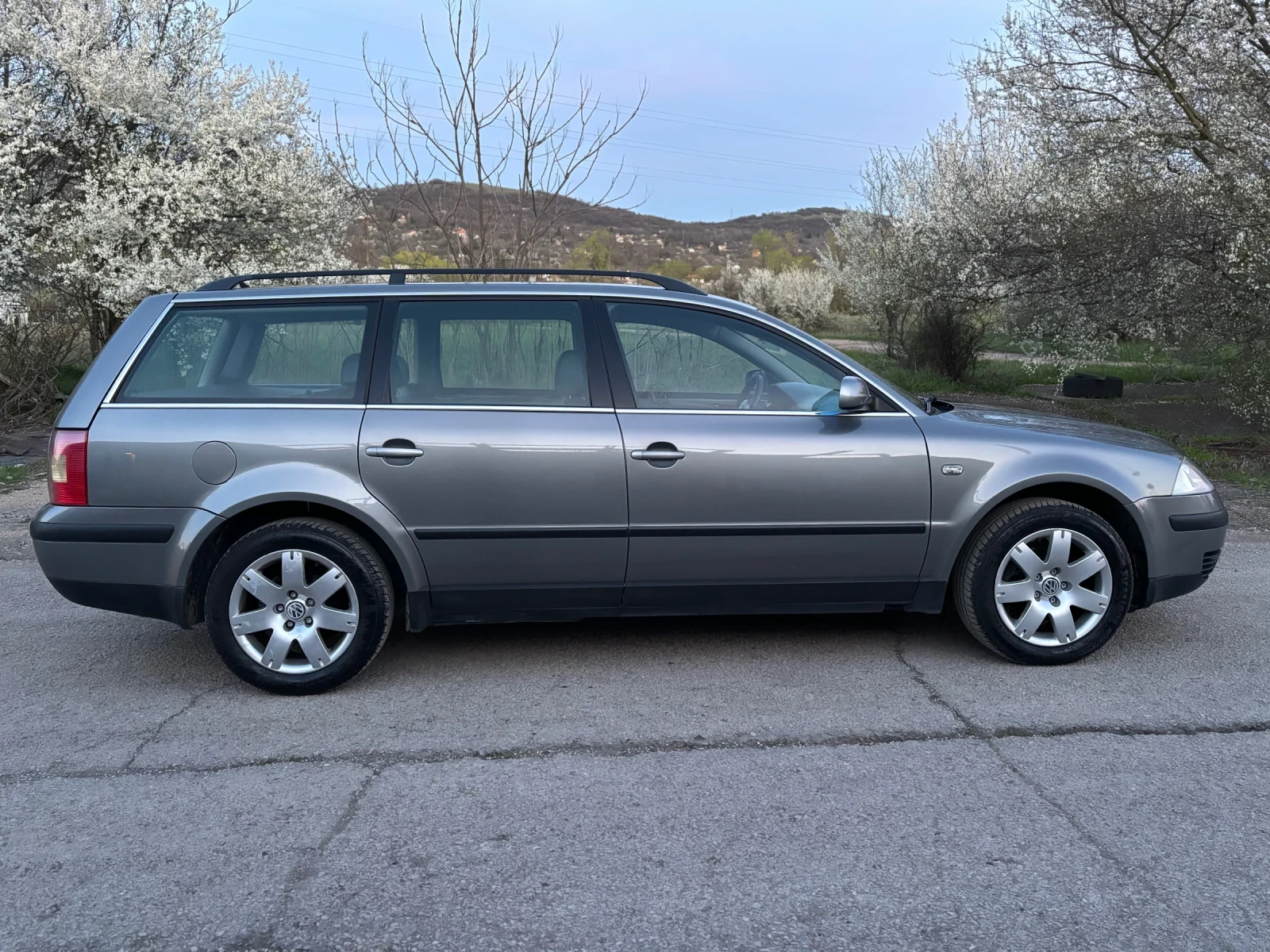 VW Passat 1.9/131/Италия/Кожа/Подгрев/Катализатор, снимка 7 - Автомобили и джипове - 54151361