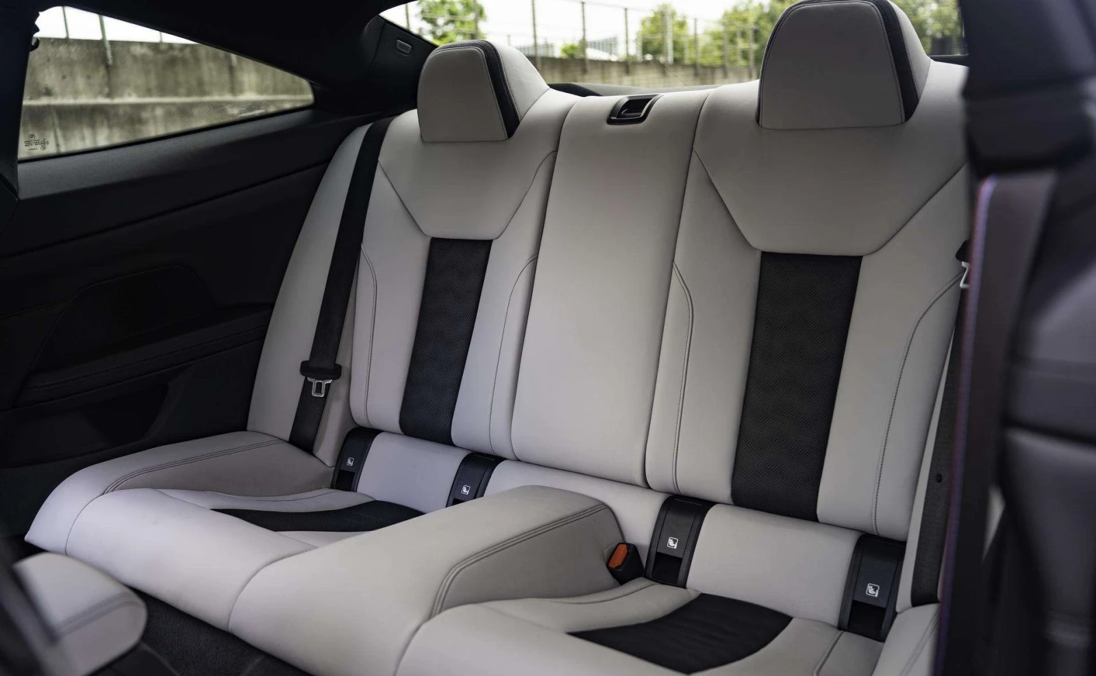 BMW M4 Competition, снимка 10 - Автомобили и джипове - 54339235