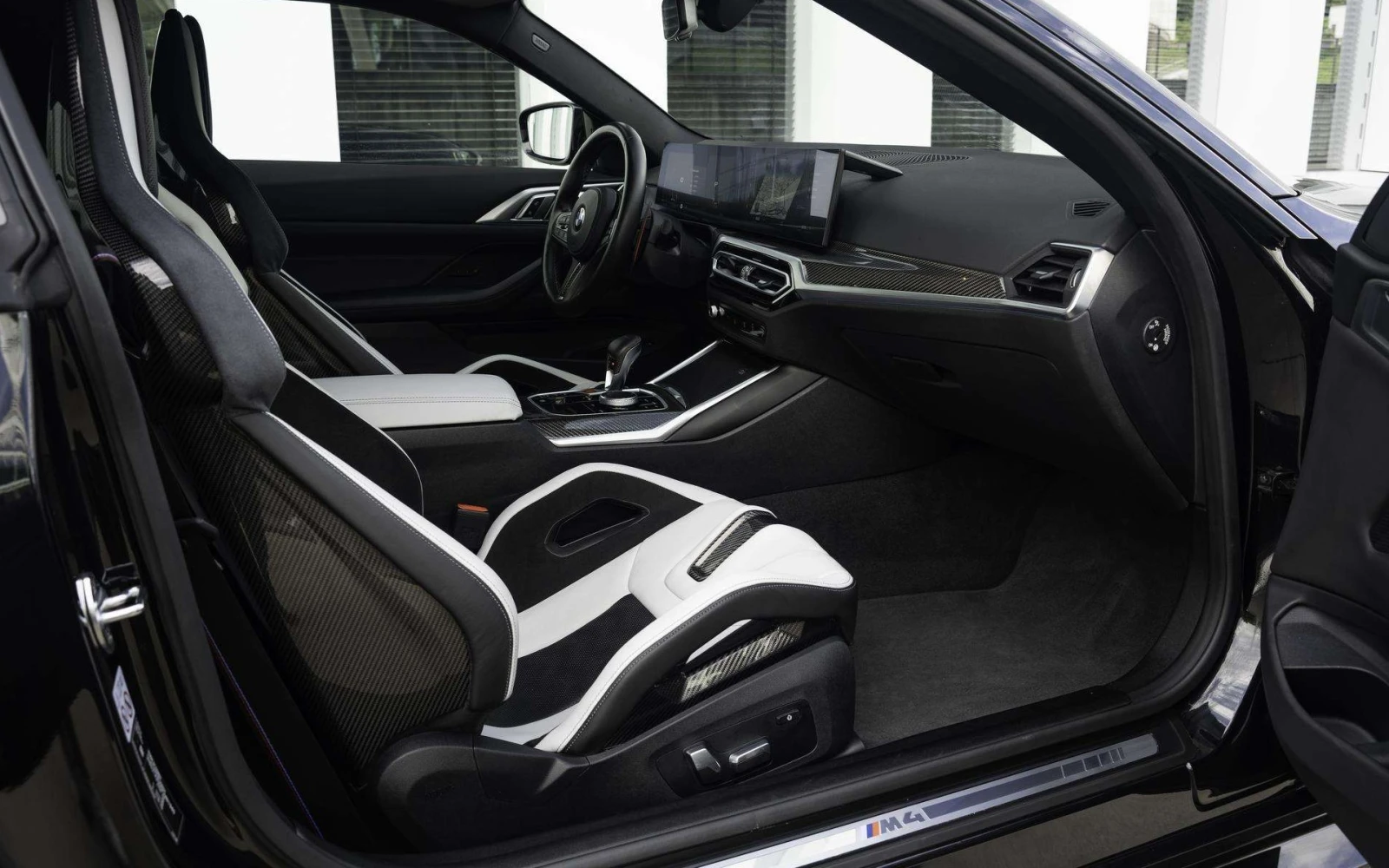 BMW M4 Competition, снимка 7 - Автомобили и джипове - 54339235