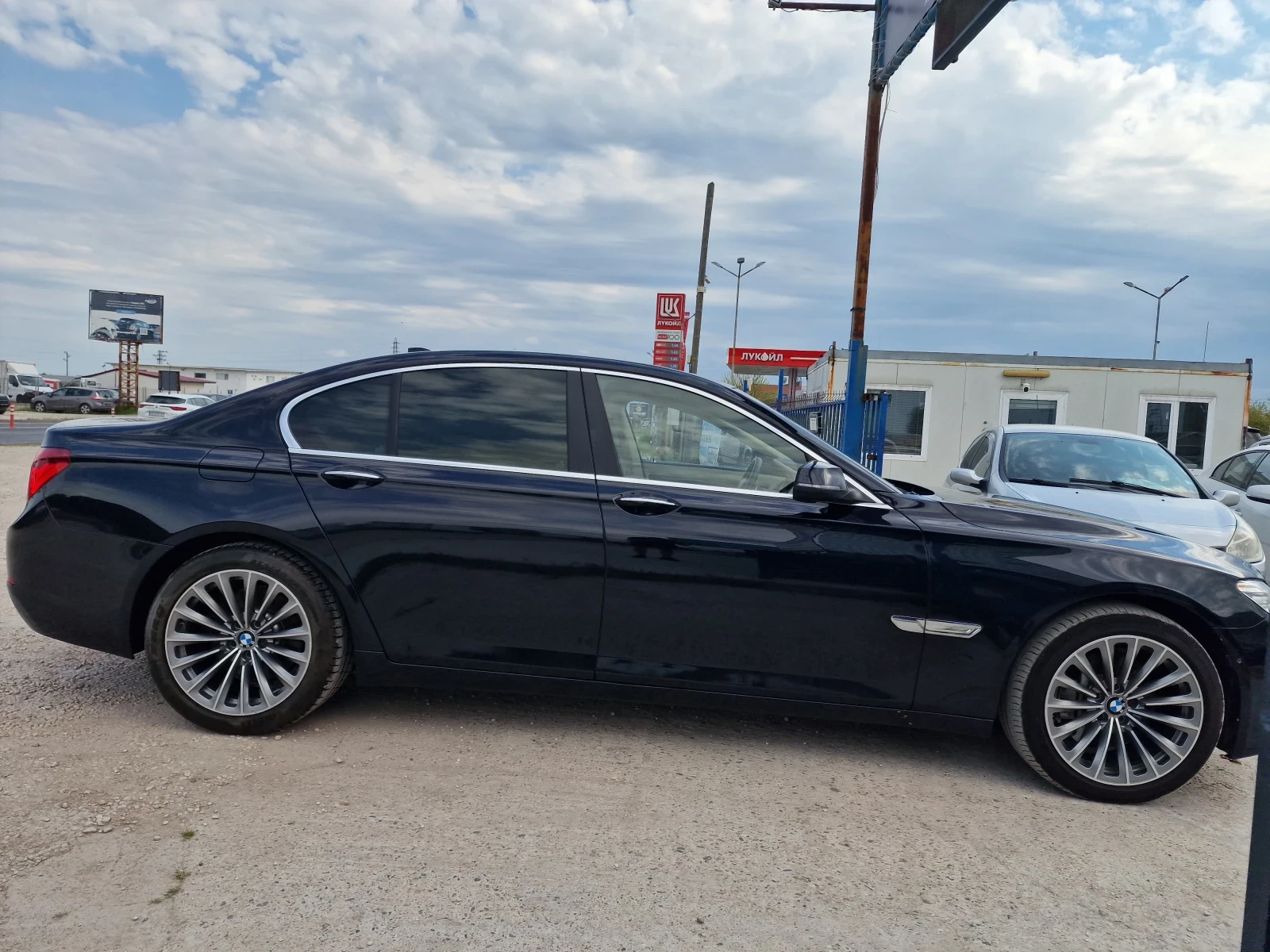 BMW 730 xDrive* VACCUM* HEAD UP* DIGITAL* DISTRONIK*  | Mobile.bg � ����������� 4
