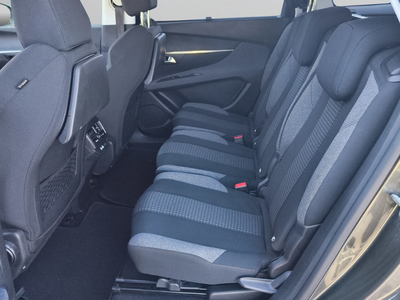 Peugeot 5008 NEW ACTIVE 1.5 BlueHDI 130 EAT8 Е 6.2//2009R10, снимка 12 - Автомобили и джипове - 55171141