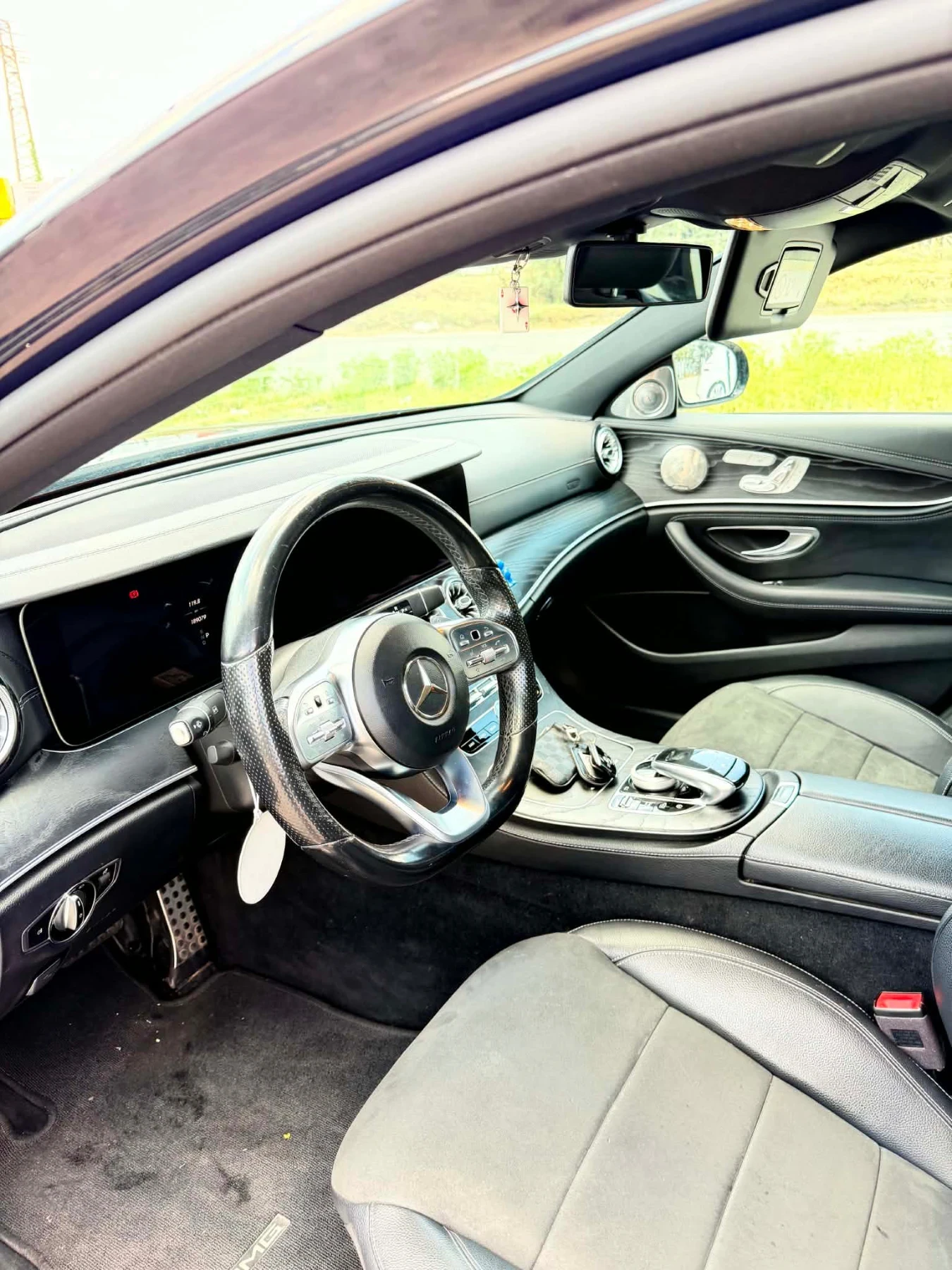 Mercedes-Benz E 220, снимка 4 - Автомобили и джипове - 55578577