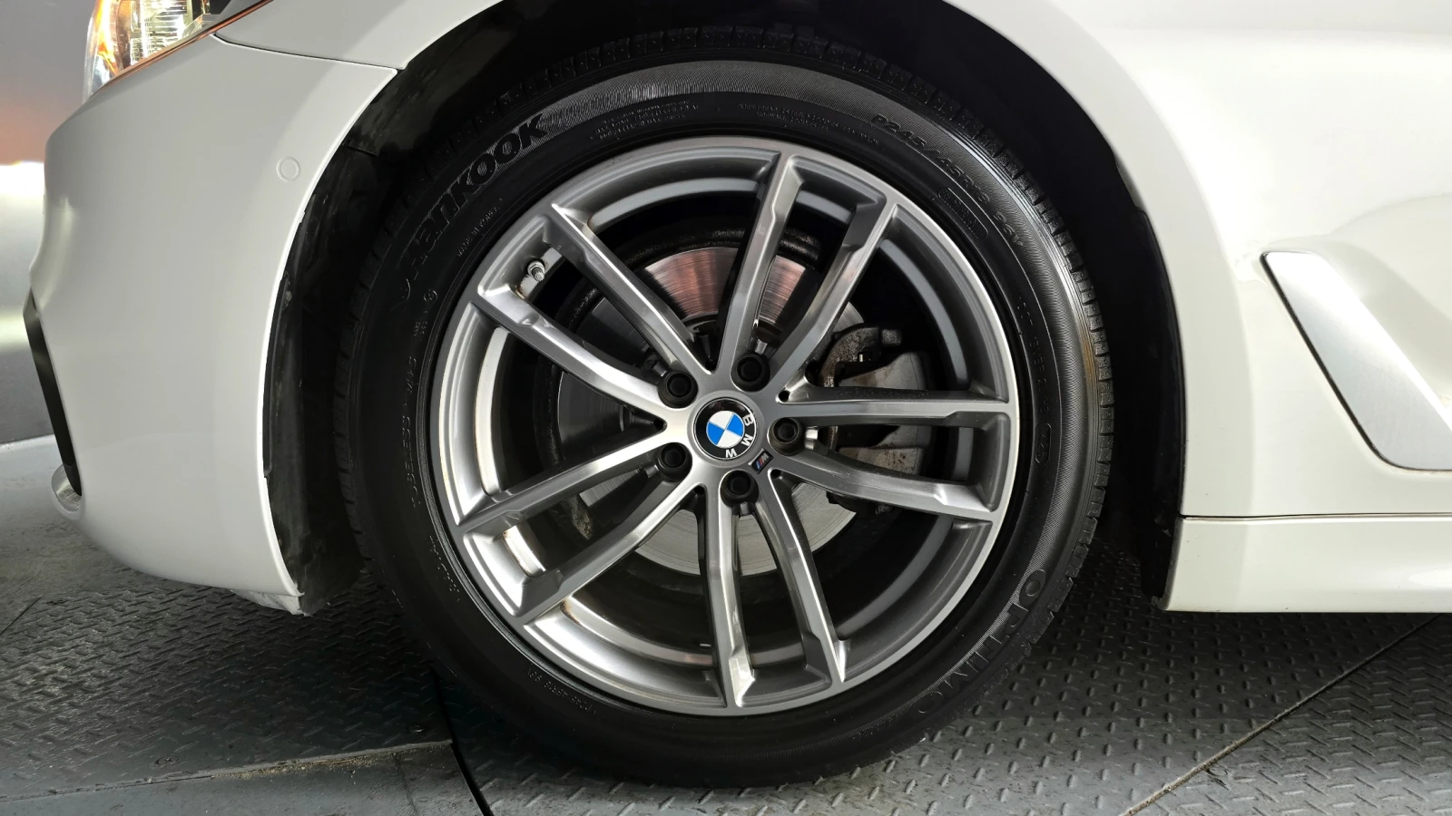 BMW 520 ЕЛ. БАГАЖНИК* BLIND SPOT* HUD* ЛЮК* КРАЙНА ЦЕНА, снимка 5 - Автомобили и джипове - 55593838