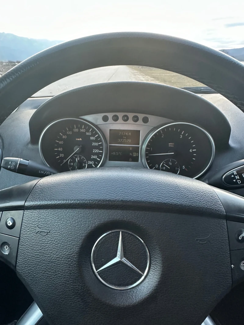 Mercedes-Benz ML 320 4Matic, снимка 13 - Автомобили и джипове - 48622206