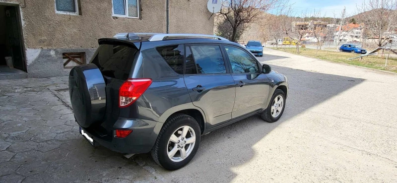 Toyota Rav4, снимка 12 - Автомобили и джипове - 49422099