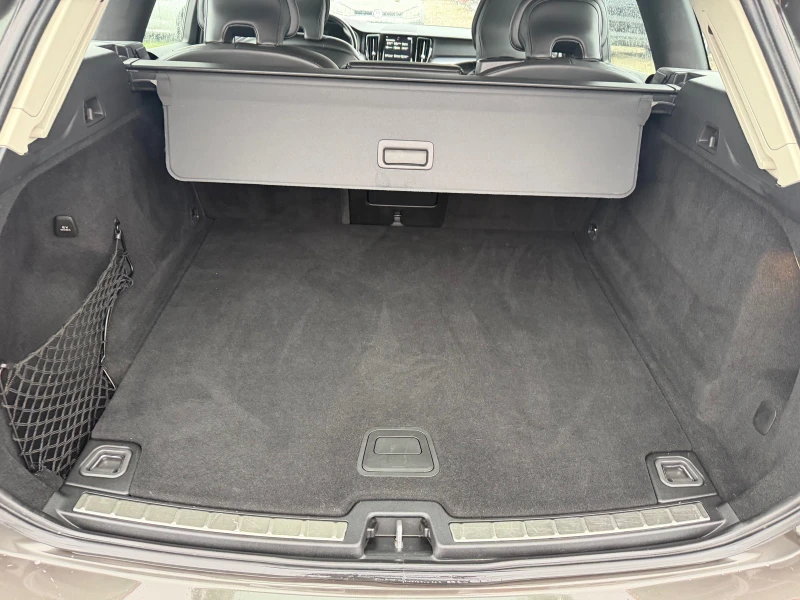 Volvo XC60 B4 AWD (KATO НОВА), снимка 15 - Автомобили и джипове - 52580934