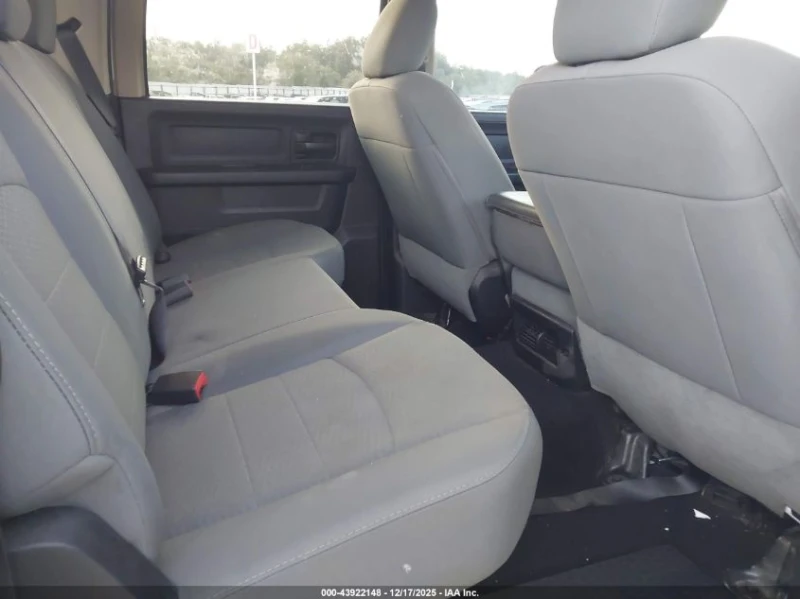 Dodge RAM 2500 6.4L V-8 VVT, 410HP 4X4 Drive, снимка 13 - Автомобили и джипове - 53046804