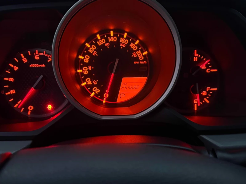 Toyota 4runner SR5* AWD* CARFAX* АВТО КРЕДИТ* , снимка 10 - Автомобили и джипове - 53201012