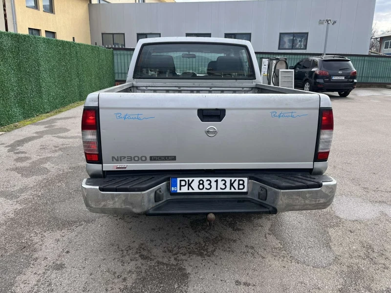 Nissan Navara NP300 Дизел, снимка 4 - Автомобили и джипове - 53477849