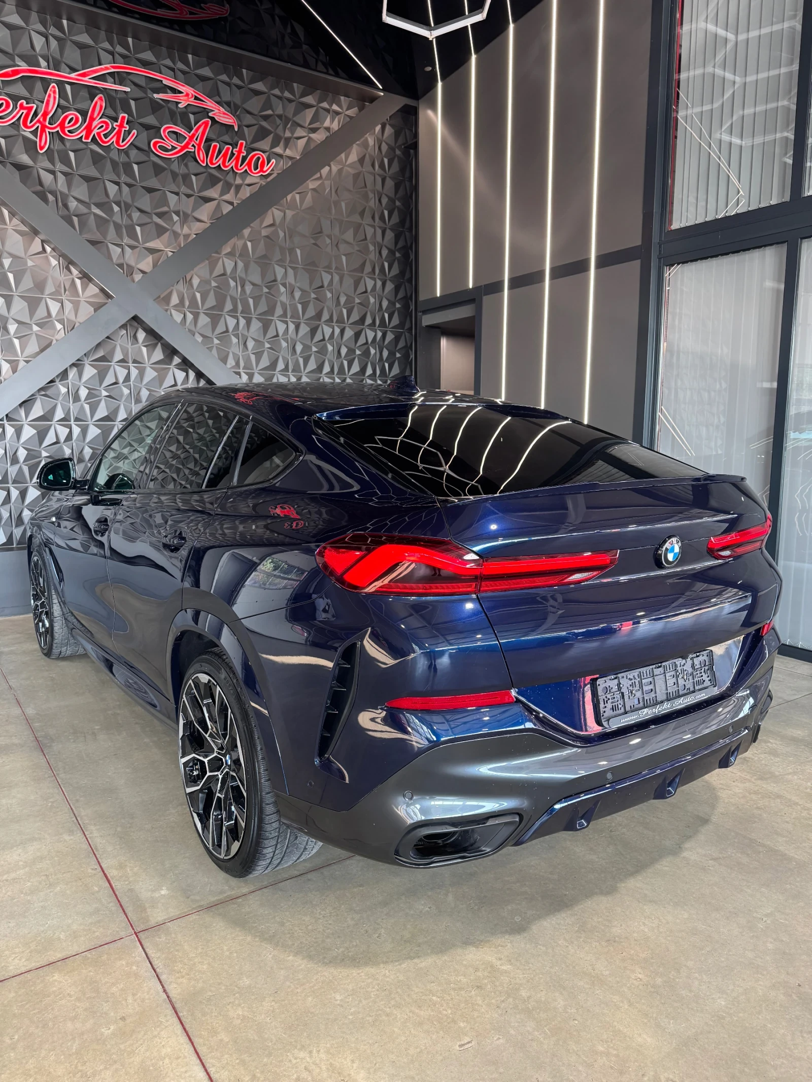 BMW X6 30d xDrive* SWAROVSKI* HARMAN/KARDON* ПАНОРАМА* M  - изображение 3