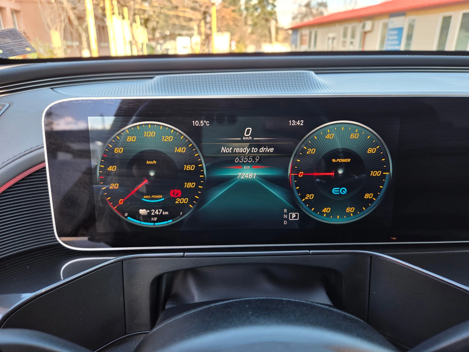 Mercedes-Benz EQC 400 - изображение 8