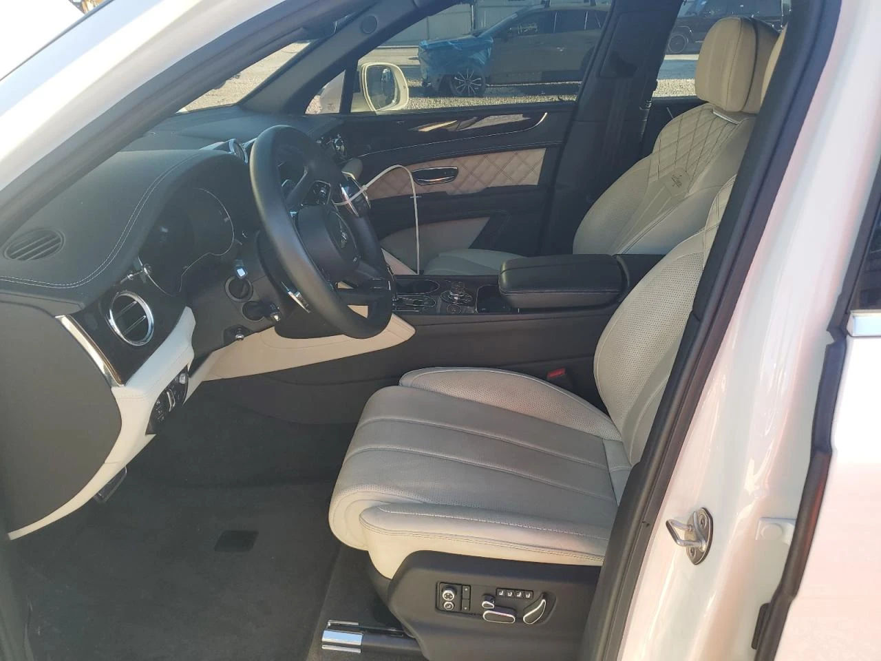 Bentley Bentayga Keyless* Подгрев* Обдух* Пано* 360* Дистроник*  - изображение 7