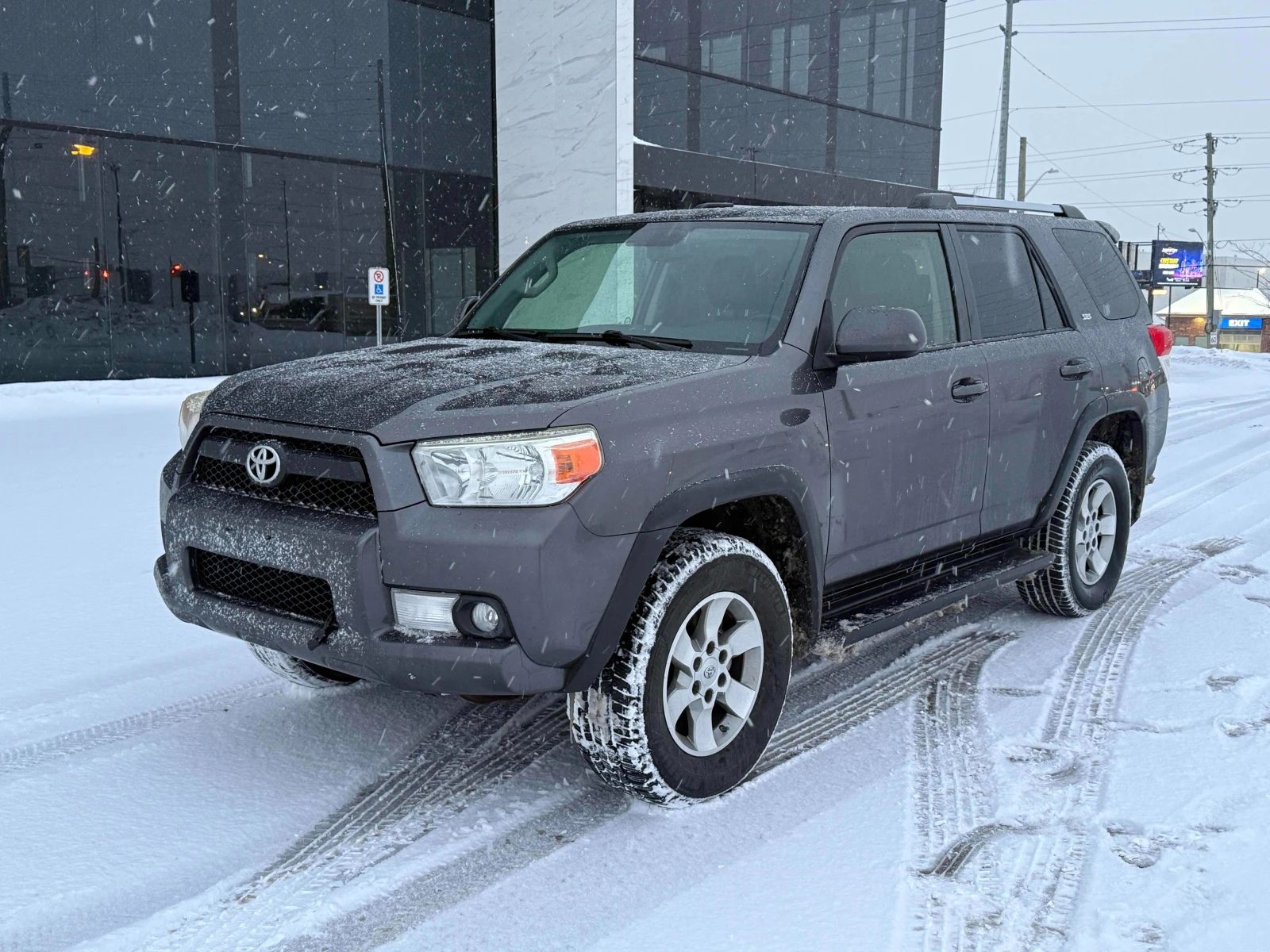 Toyota 4runner SR5* AWD* CARFAX* ���� ������*  | Mobile.bg � ����������� 1