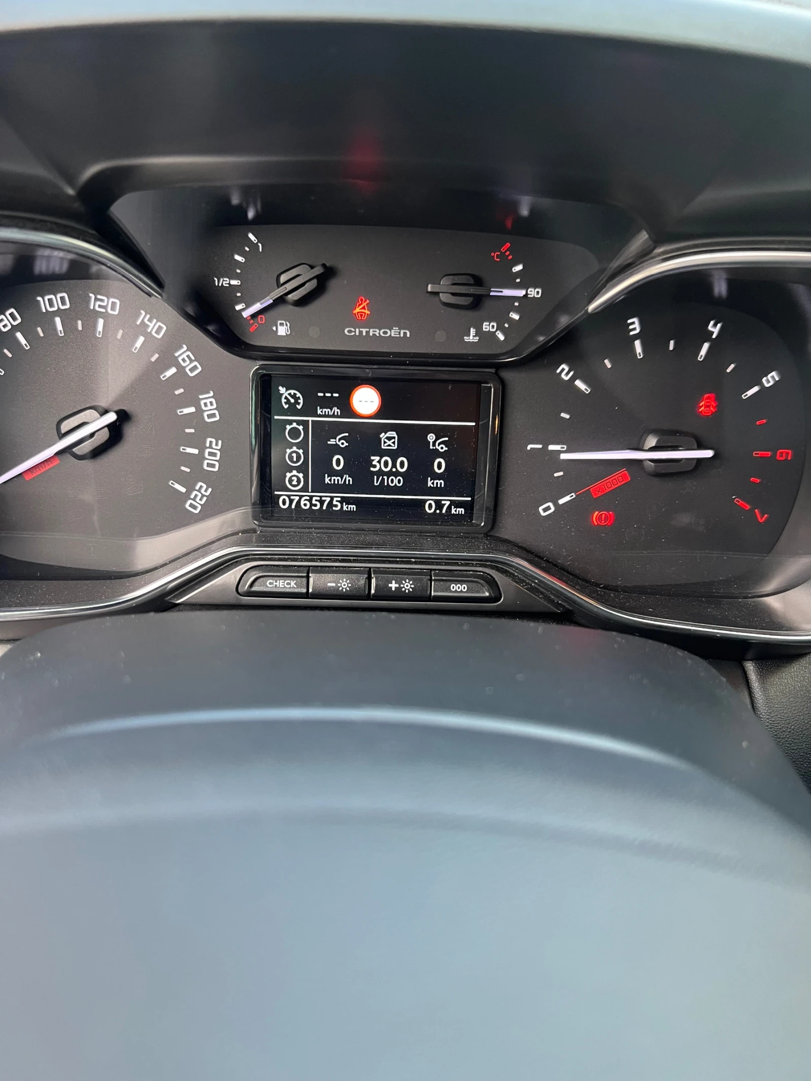 Citroen C3 Aircross, снимка 12 - Автомобили и джипове - 53965715