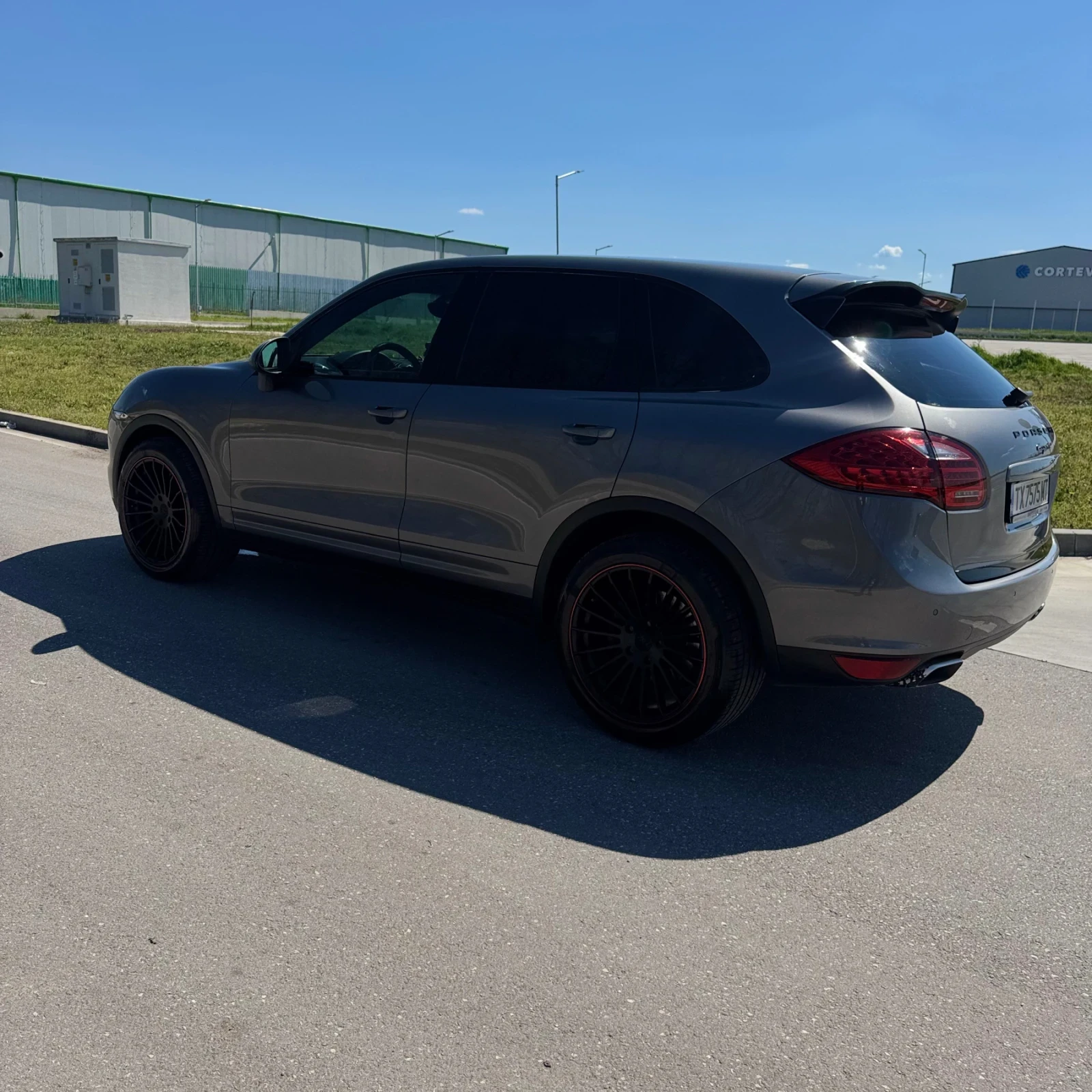 Porsche Cayenne 3.0 D, снимка 3 - Автомобили и джипове - 54113029