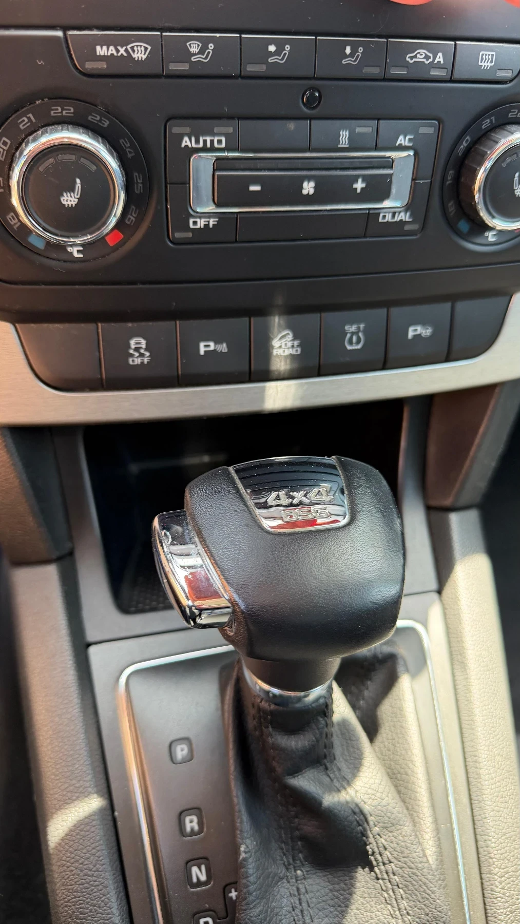 Skoda Yeti, снимка 13 - Автомобили и джипове - 54644023