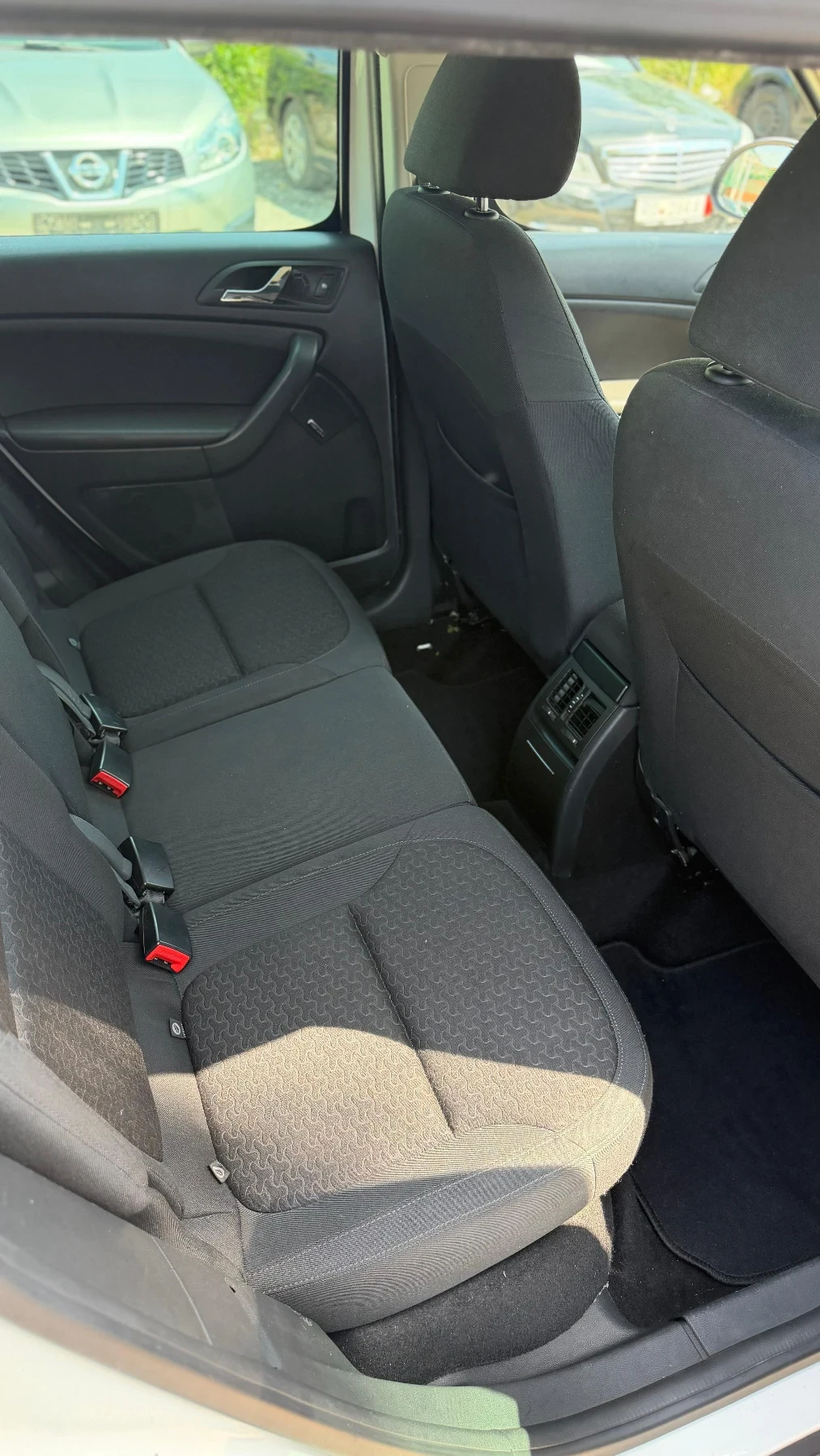 Skoda Yeti, снимка 14 - Автомобили и джипове - 54644023