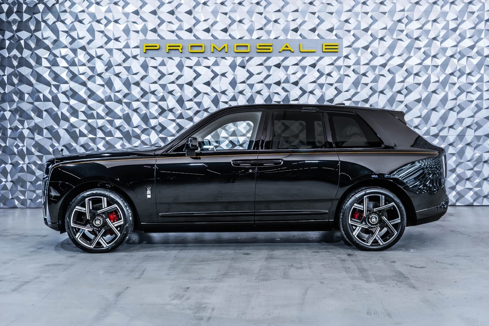 Rolls-Royce Cullinan Black Badge Series II* Лизинг, снимка 4 - Автомобили и джипове - 54779471