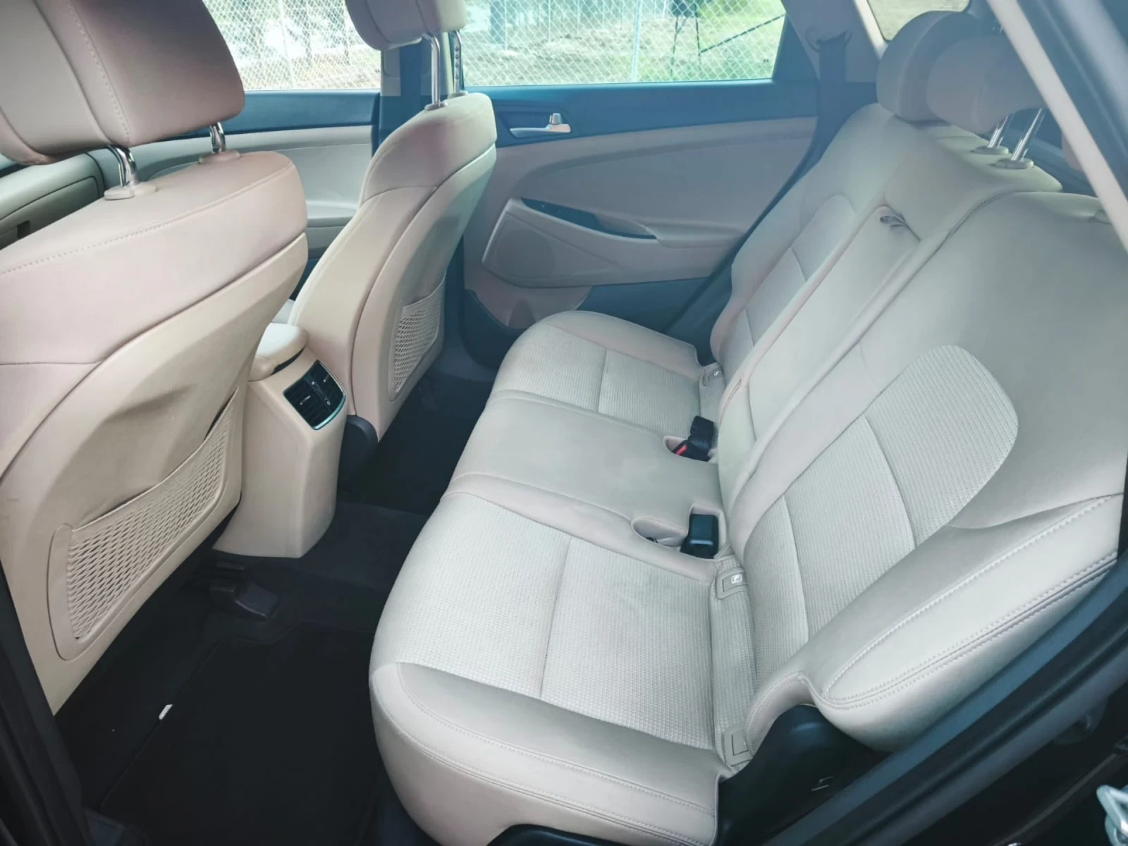 Hyundai Tucson 1.7TDI 94000???, снимка 8 - Автомобили и джипове - 55401656