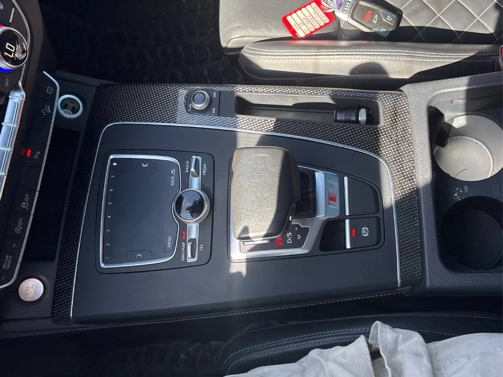 Audi SQ5 Technik * ДИСТРОНИК * CARFAX* ОПЦИЯ ЗА ФИНАНСИРАНЕ, снимка 12 - Автомобили и джипове - 56214795