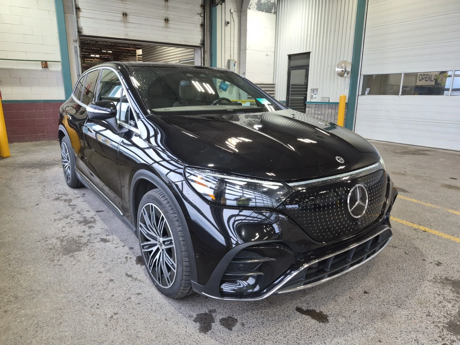 Mercedes-Benz EQE, снимка 2 - Автомобили и джипове - 56407458