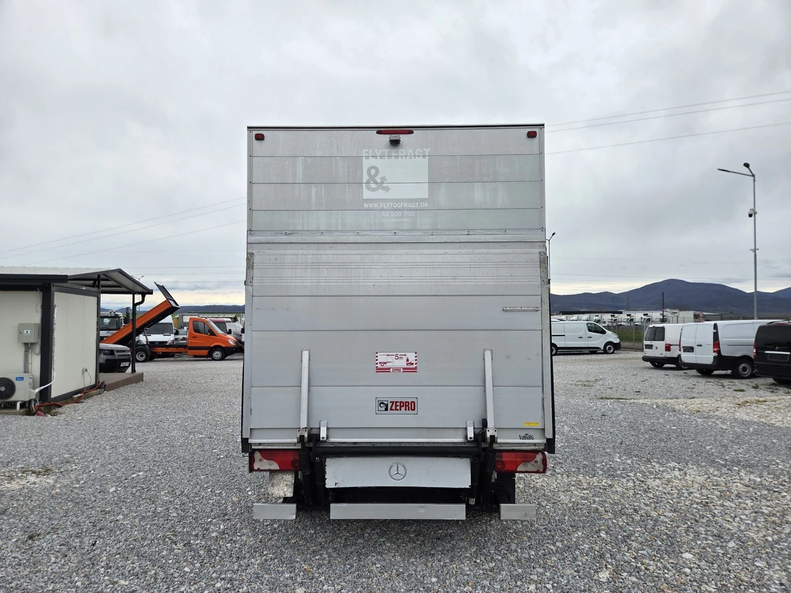 Mercedes-Benz Sprinter 316 CDI, Климатик, Падащ борд, Темпомат, Нави, снимка 4 - Бусове и автобуси - 54033464