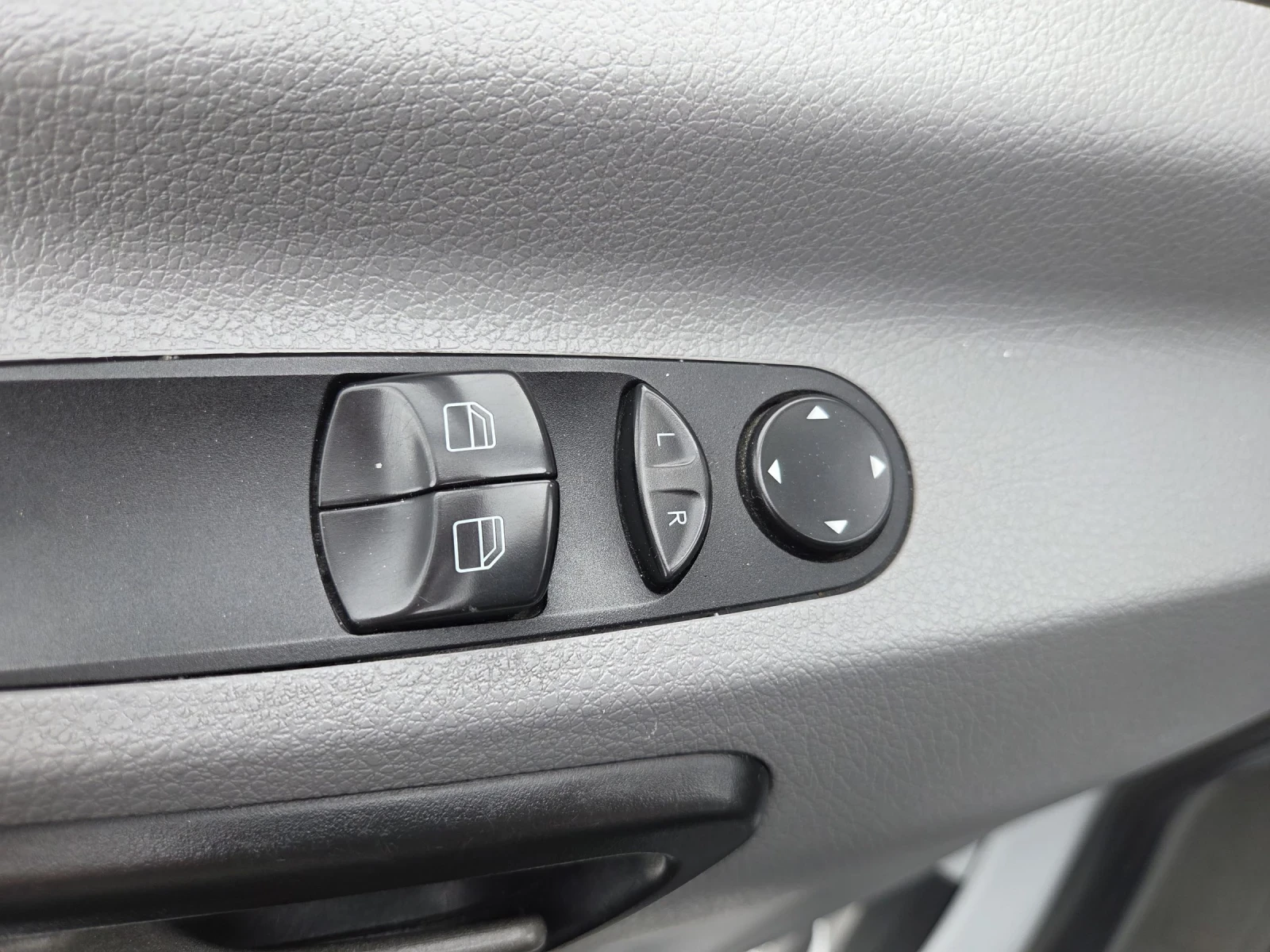 Mercedes-Benz Sprinter 316 CDI, Климатик, Падащ борд, Темпомат, Нави, снимка 12 - Бусове и автобуси - 54033464