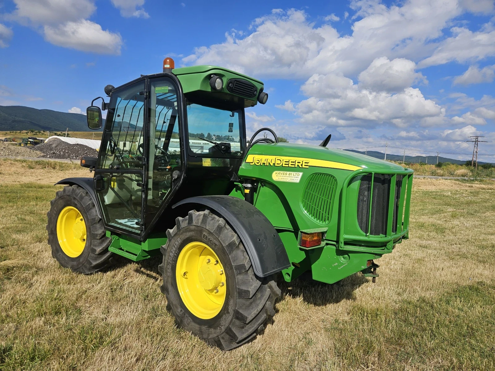 Телескопичен товарач John Deere 3220 - изображение 2