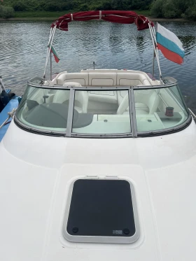 Моторна яхта Rinker 230 C 5.0 GXI SX, снимка 10