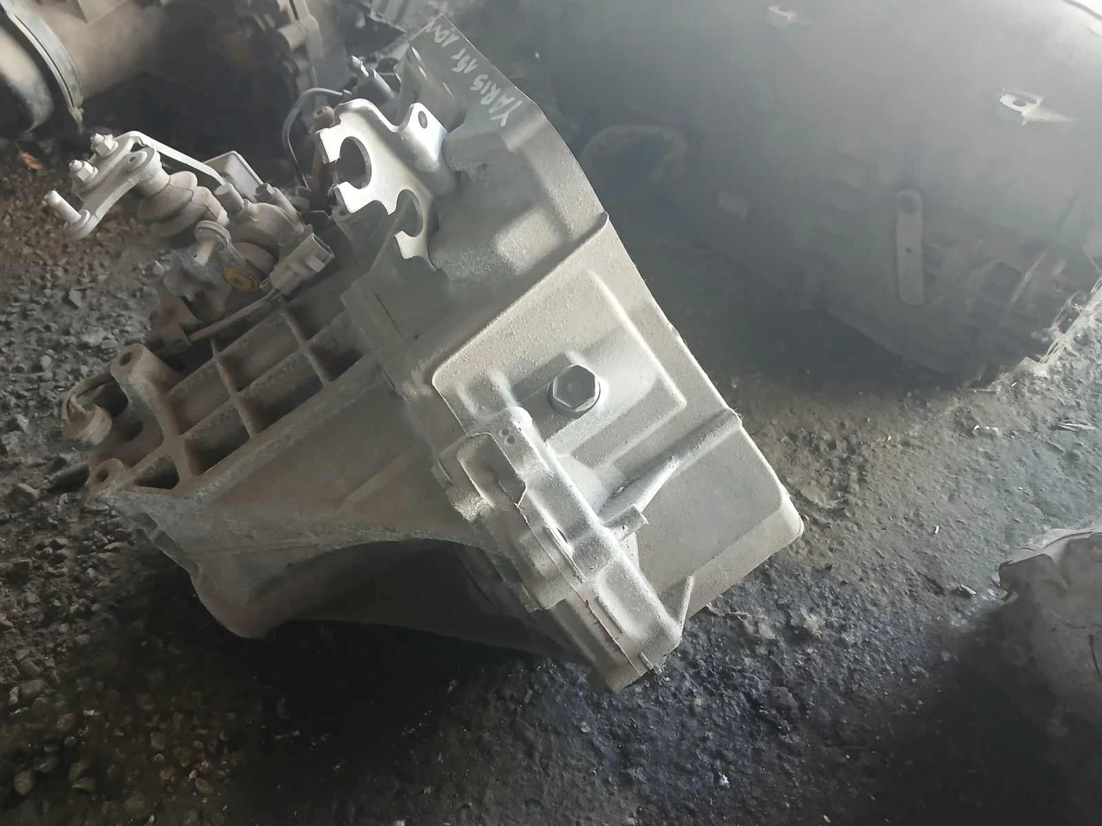 Скорости ръчни Toyota Yaris 2013г 1.0vvti, снимка 3 - Части - 55232563