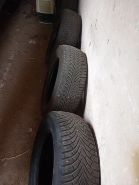Гуми Зимни 215/65R16, снимка 7