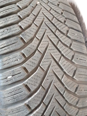 Гуми Зимни 215/65R16, снимка 8