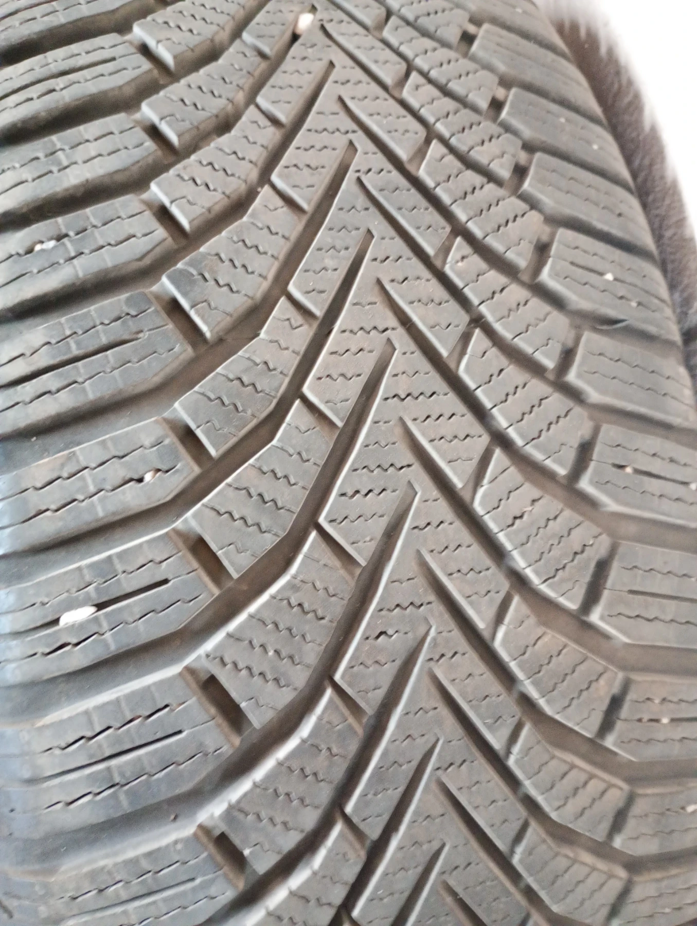 Гуми Зимни 215/65R16, снимка 8 - Гуми и джанти - 56191732