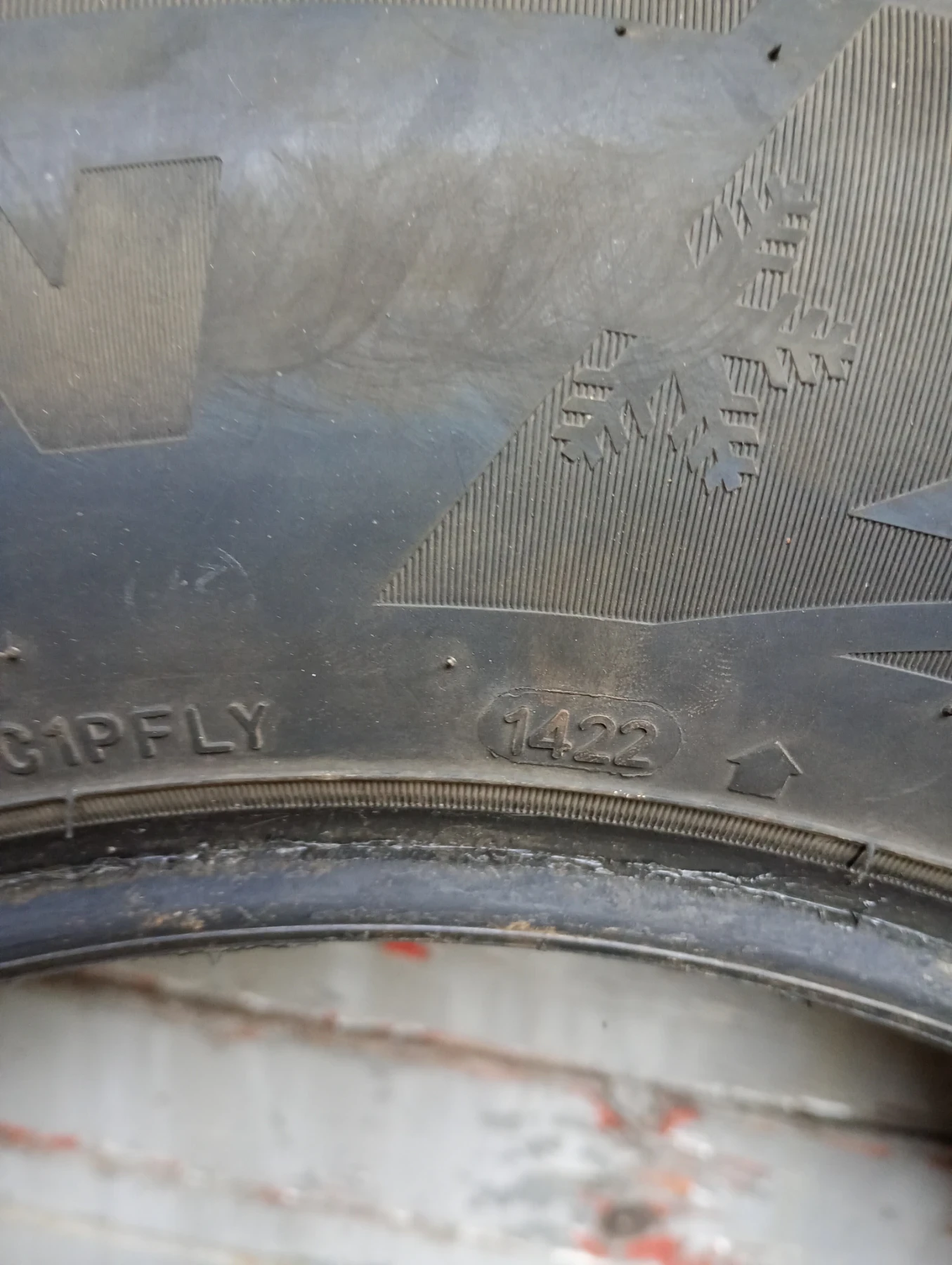 Гуми Зимни 215/65R16, снимка 5 - Гуми и джанти - 56191732