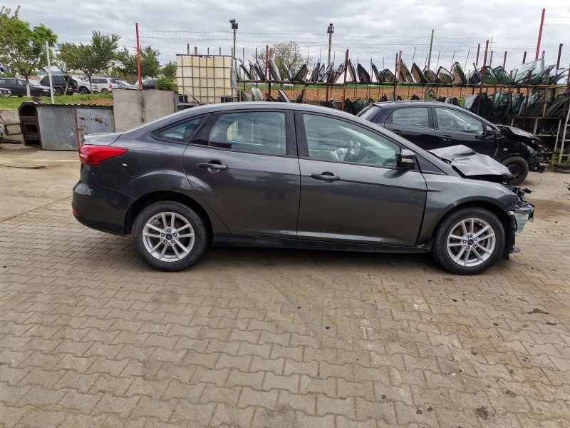 Ford Focus 2.0, снимка 2 - Автомобили и джипове - 40674178