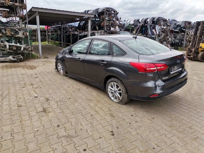 Ford Focus 2.0, снимка 4 - Автомобили и джипове - 40674178