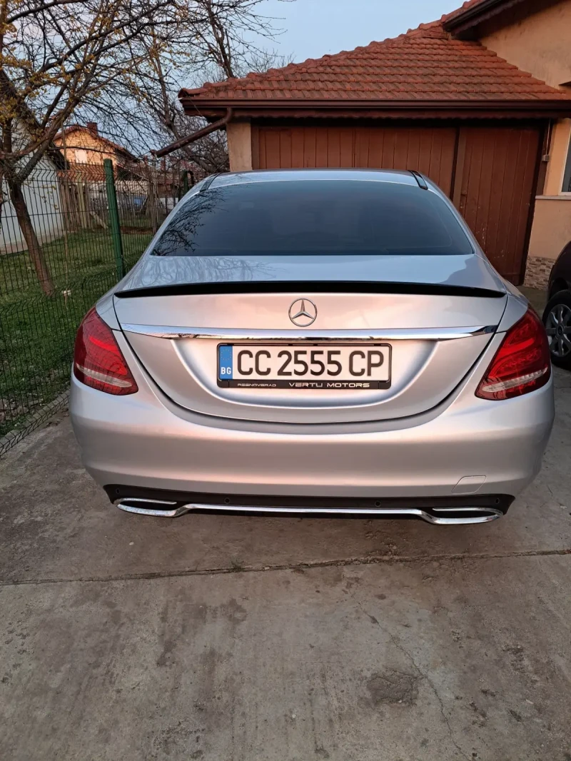 Mercedes-Benz C 220 Седан, снимка 2 - Автомобили и джипове - 49456409