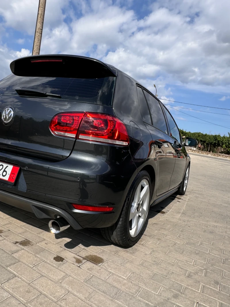 VW Golf РЕГИСТРИРАН! 2.0 GTI, 211hp, ТОП състояние!, снимка 4 - Автомобили и джипове - 47501569