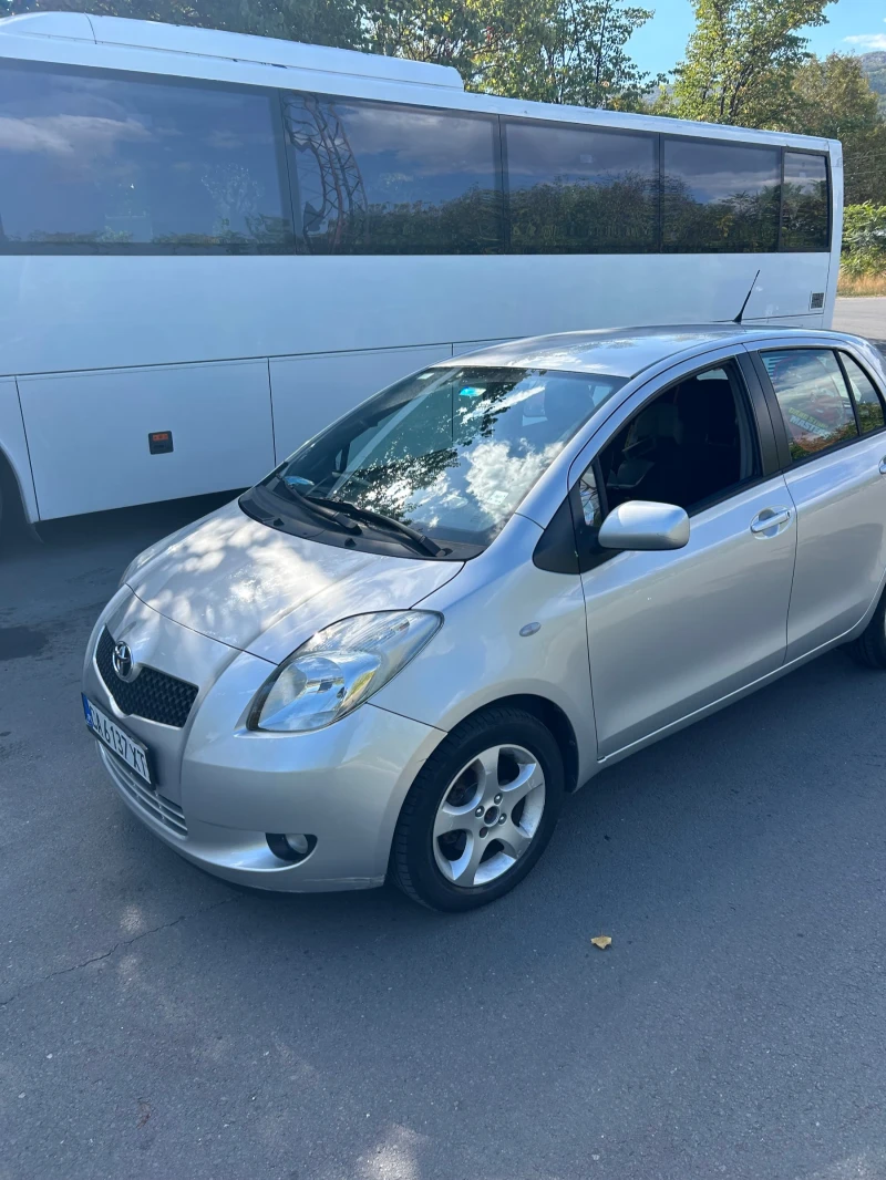 Toyota Yaris 1.3 VVT-I, снимка 5 - Автомобили и джипове - 47481633