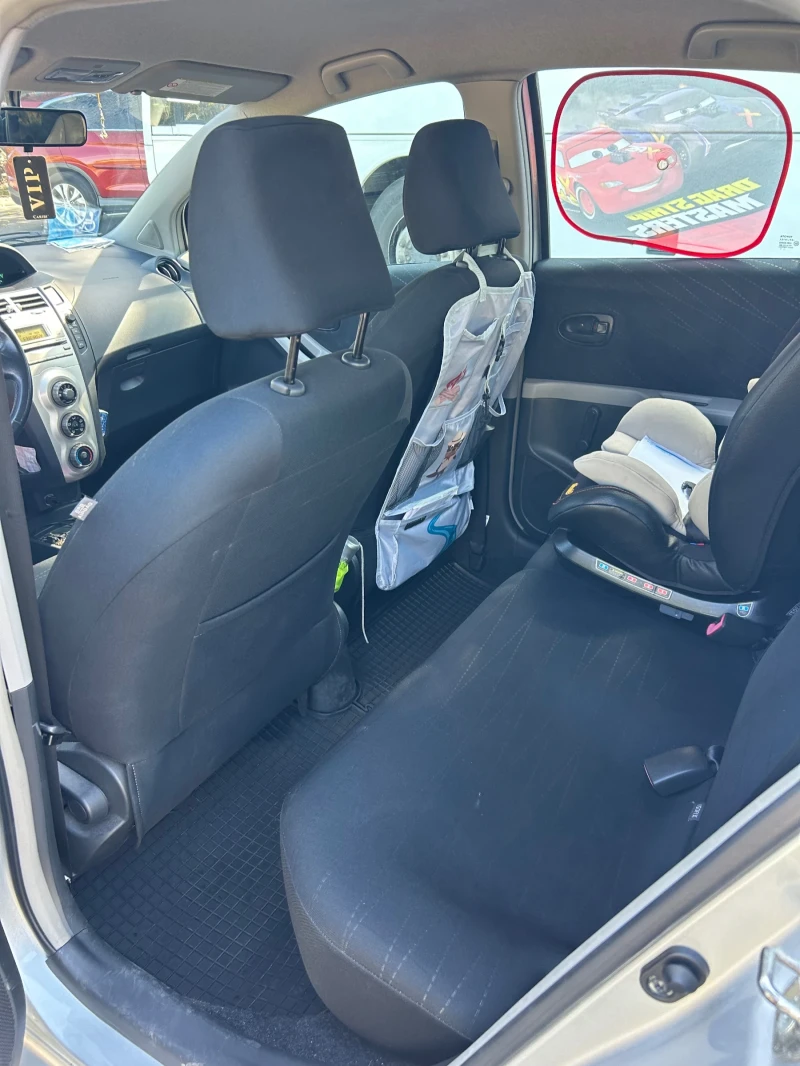 Toyota Yaris 1.3 VVT-I, снимка 3 - Автомобили и джипове - 47481633