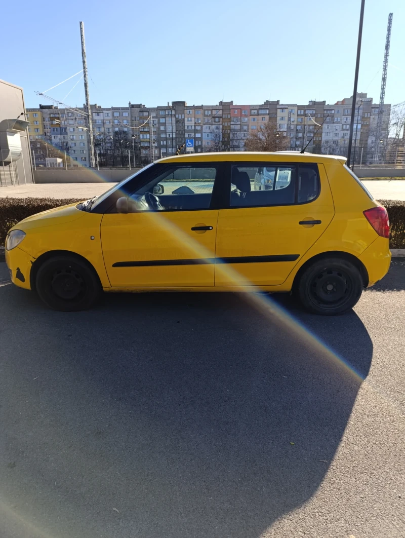 Skoda Fabia, снимка 3 - Автомобили и джипове - 48641325