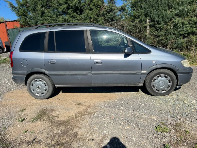 Opel Zafira 2.2 DT 7 места, снимка 3 - Автомобили и джипове - 49261669